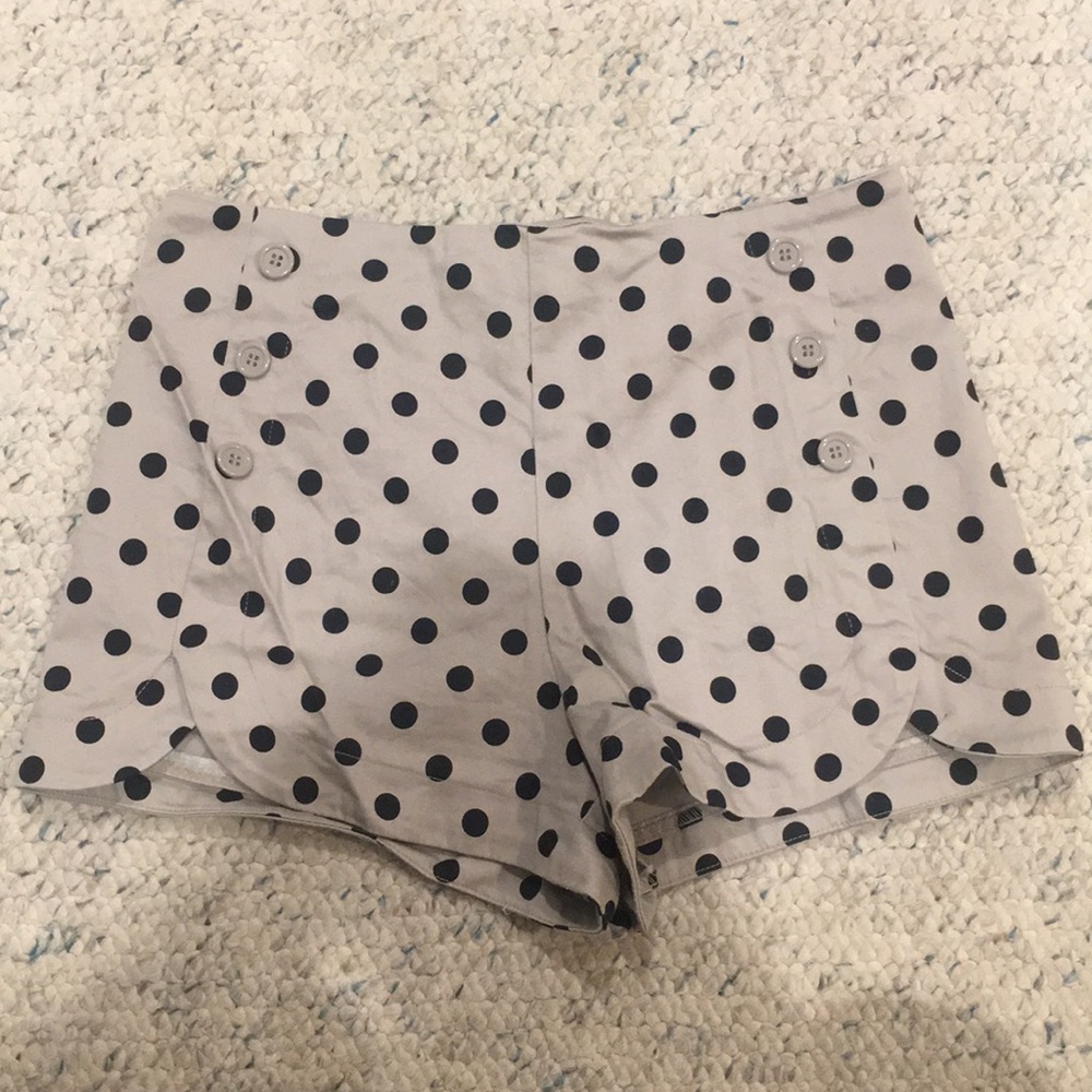 High-waisted polka dot shorts
